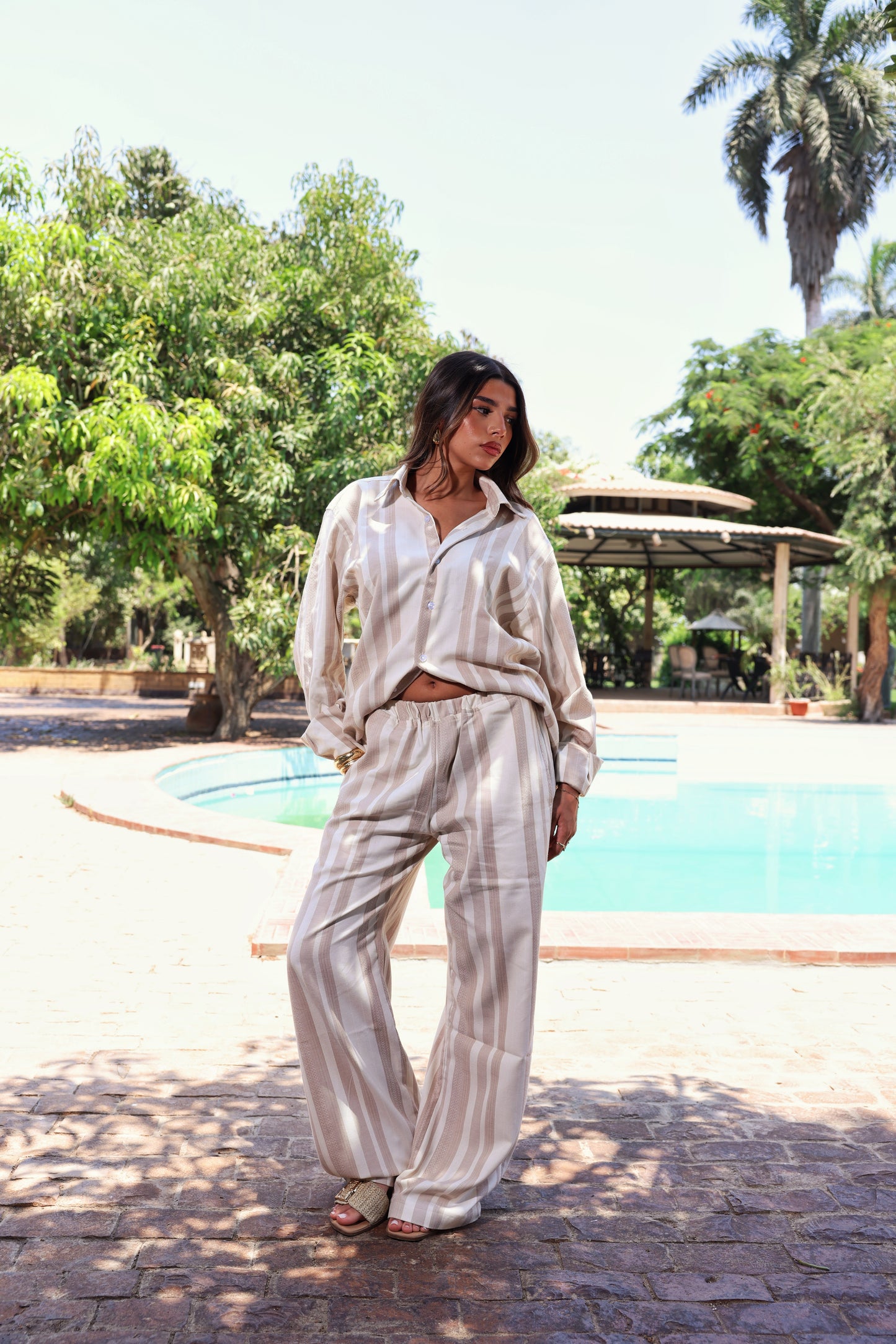 FULL LINES LINEN SET IN BEIGE