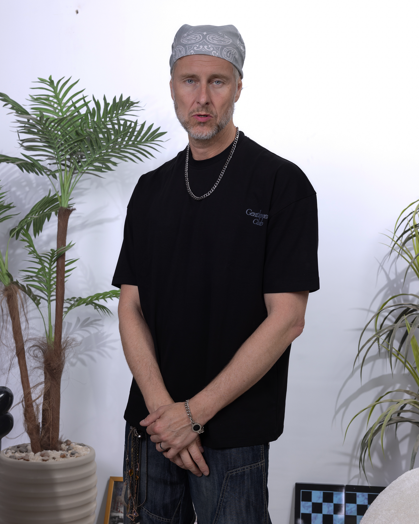 Gentleman Black Tee