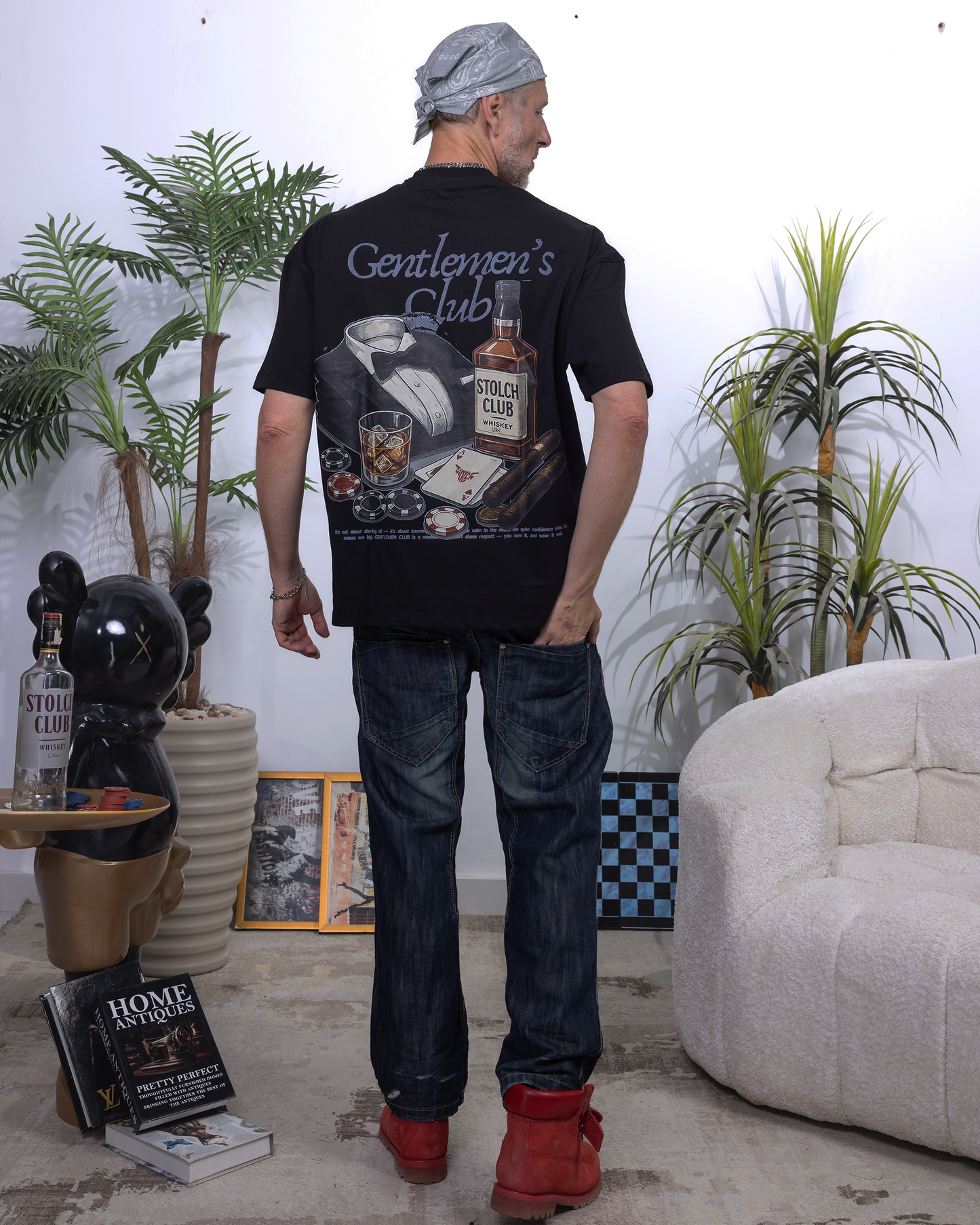Gentleman Black Tee