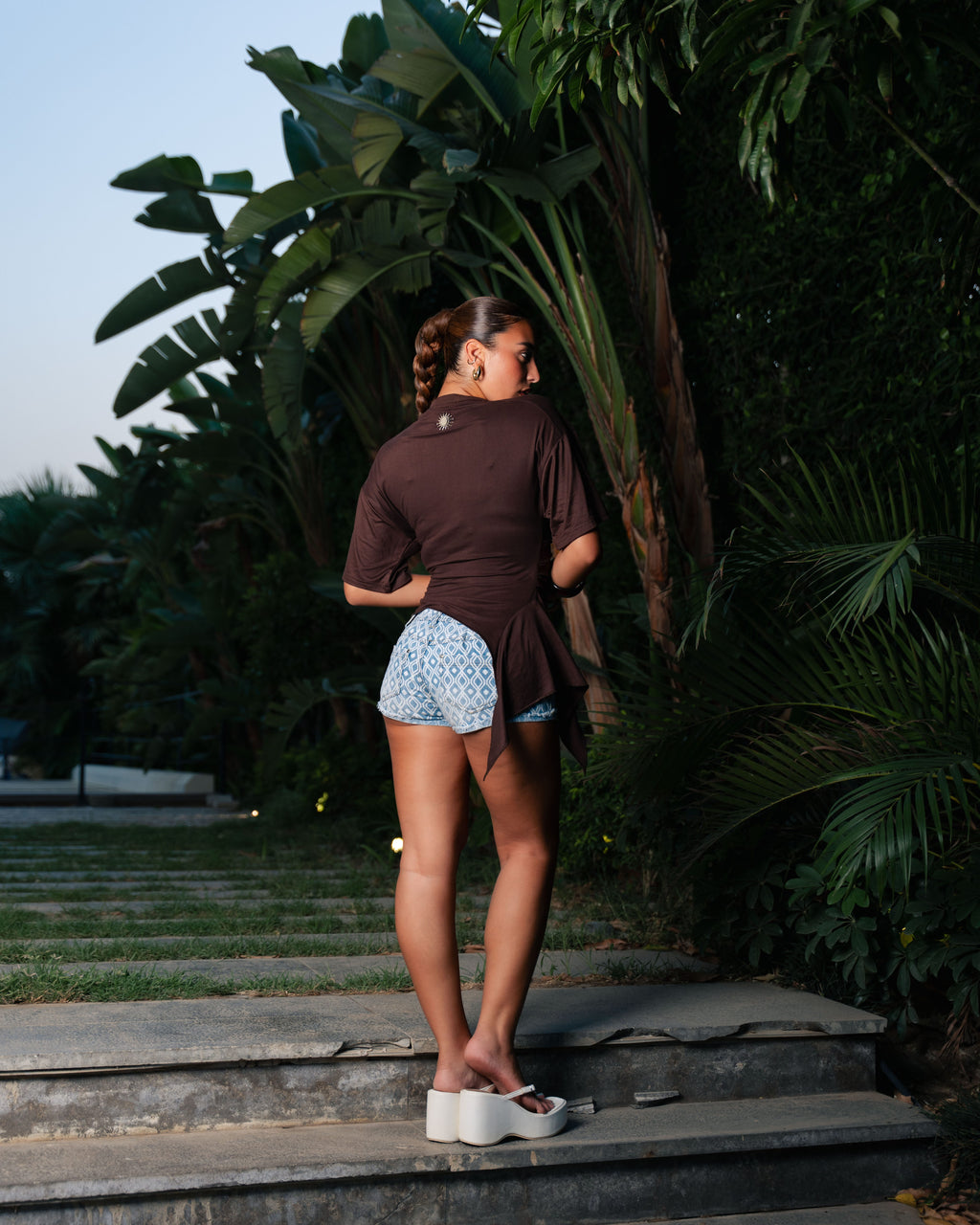 brown v cut tee