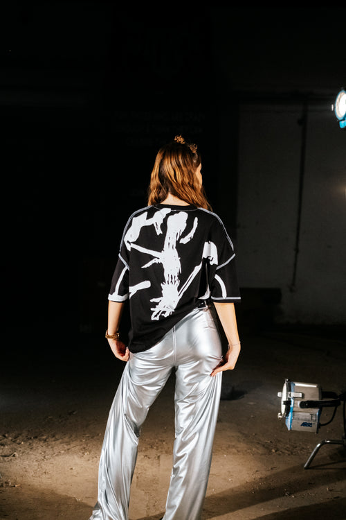 Black bone tee