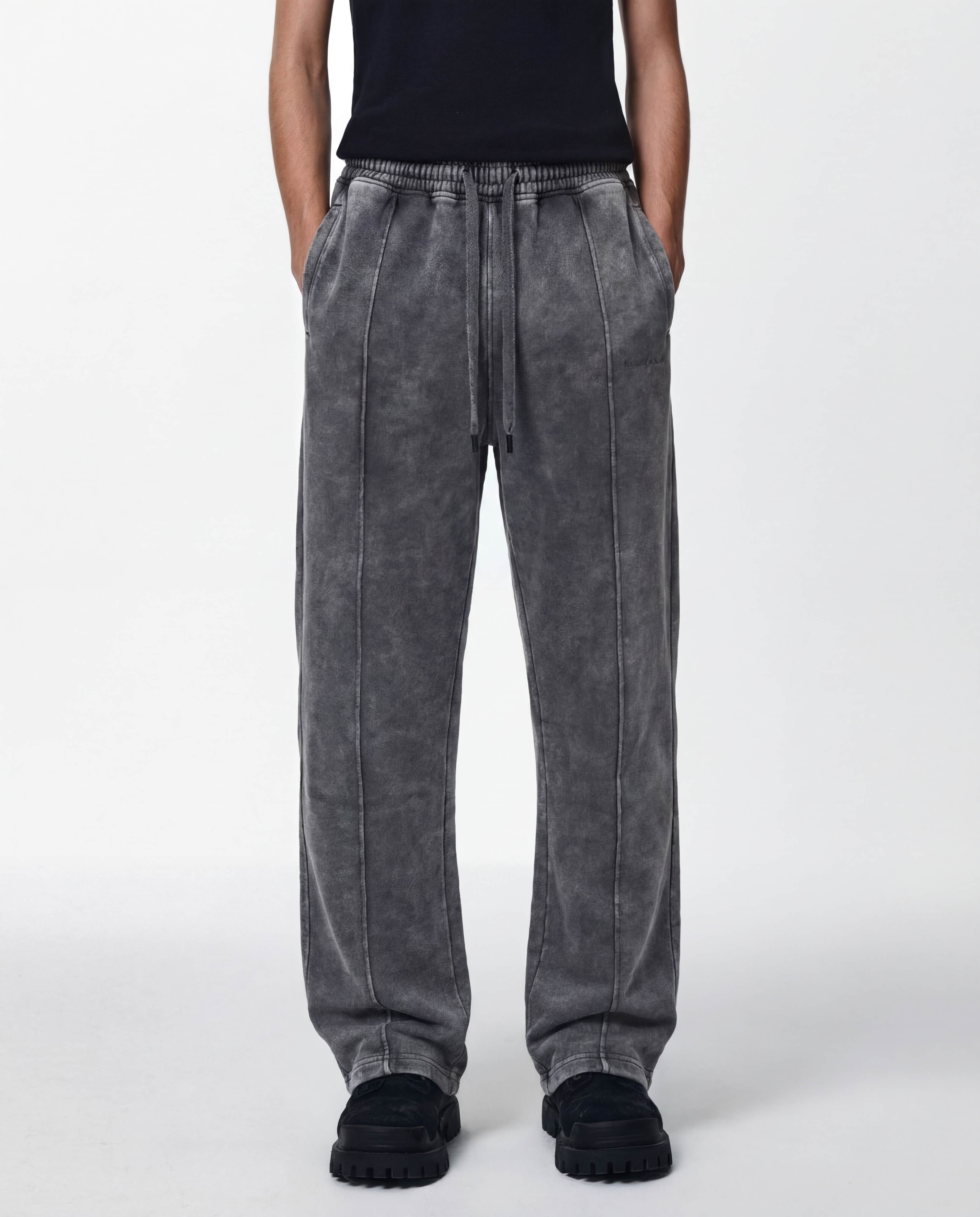 CORE SWEATPANTS IN WASHED GREY