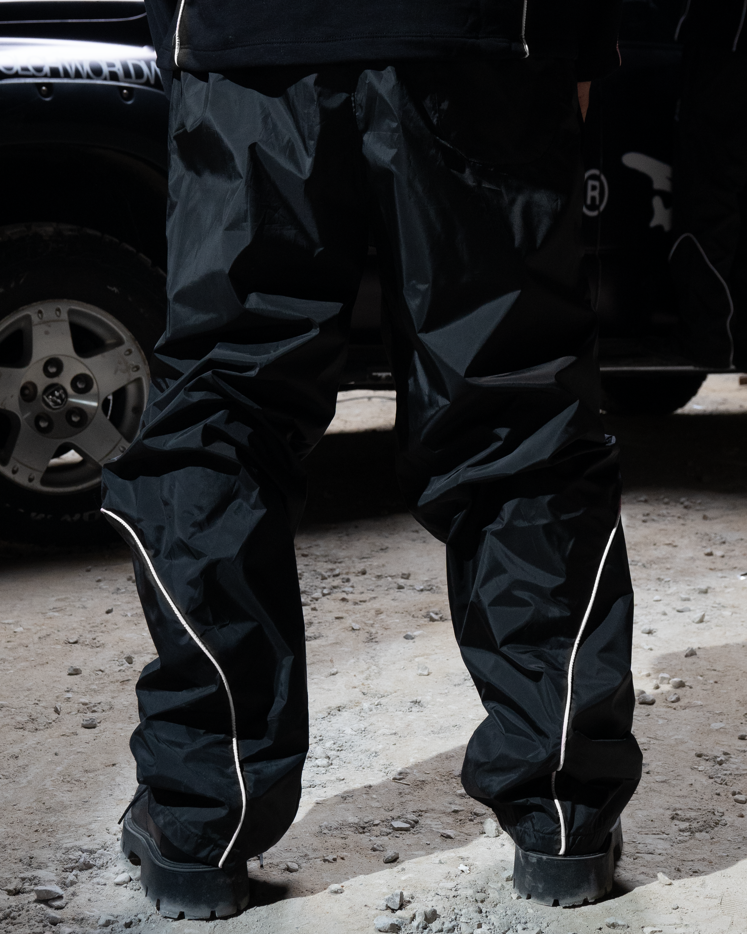 TOP LEAGUE PARCHUTE PANTS IN WHITE