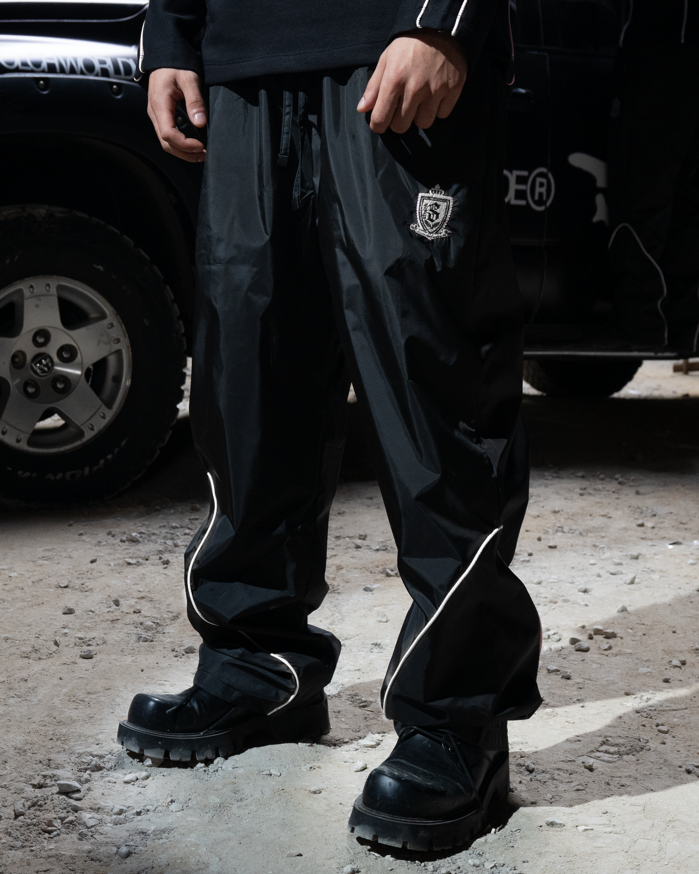TOP LEAGUE PARCHUTE PANTS IN WHITE