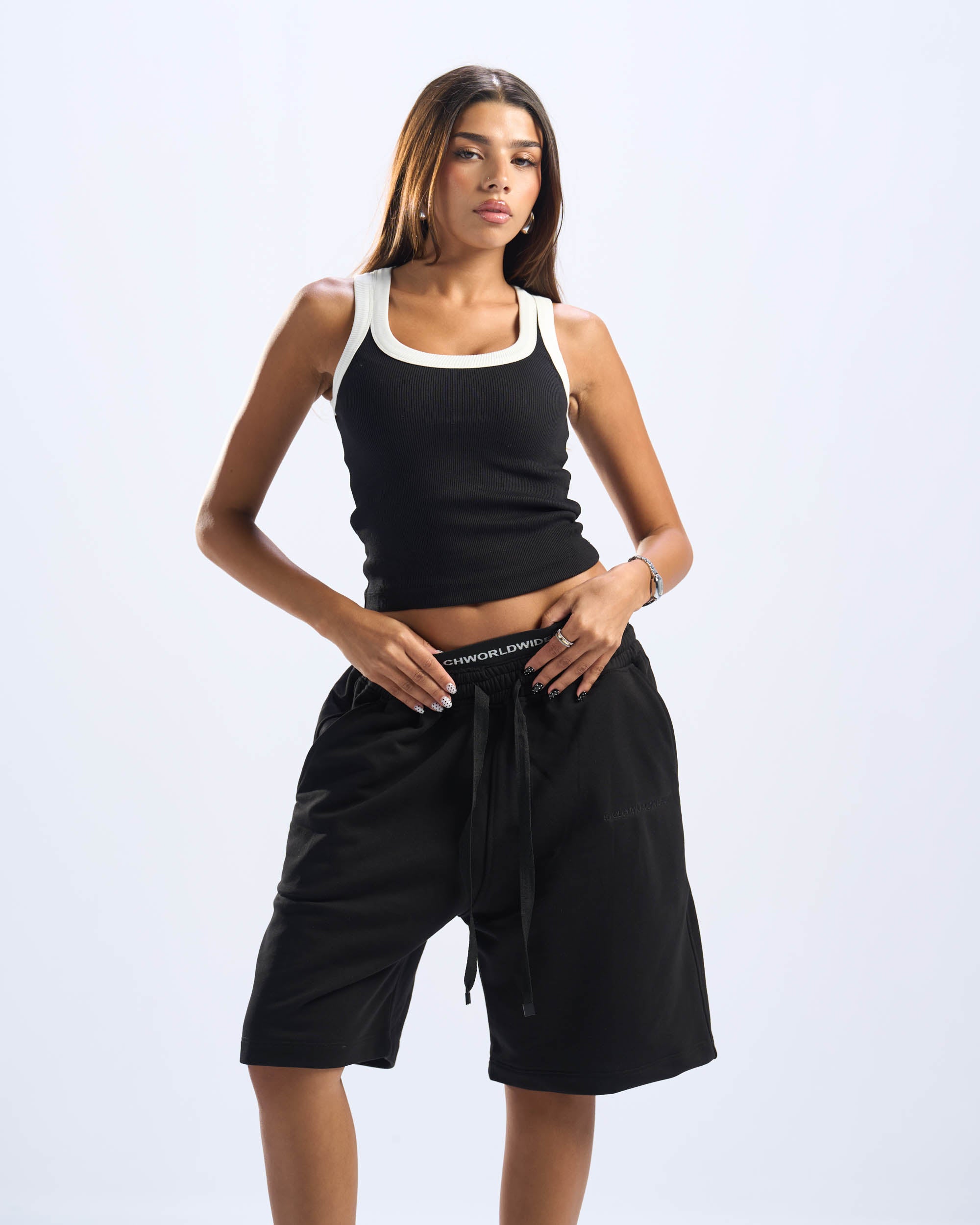 black basic short