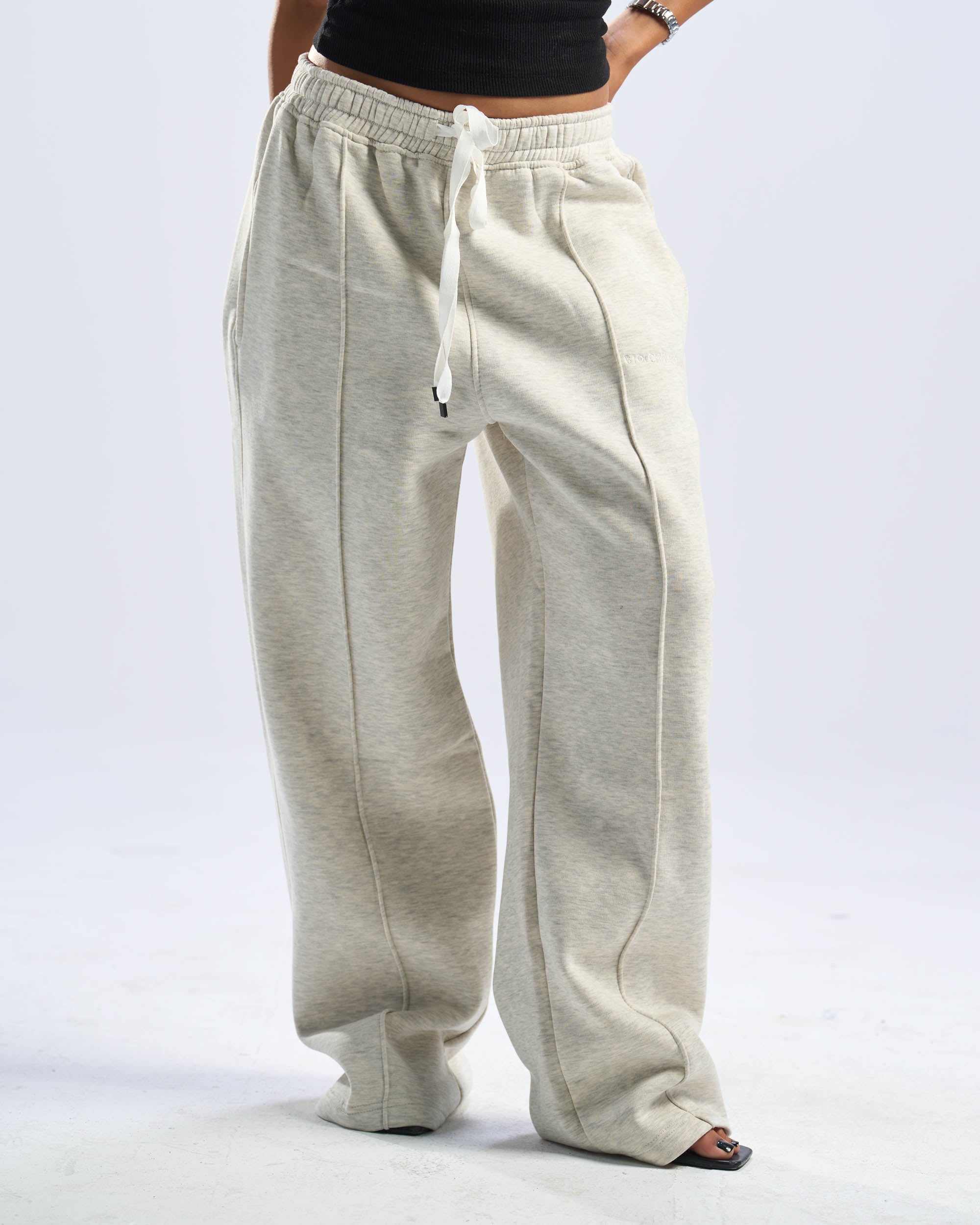 CORE SWEATPANTS IN GREY