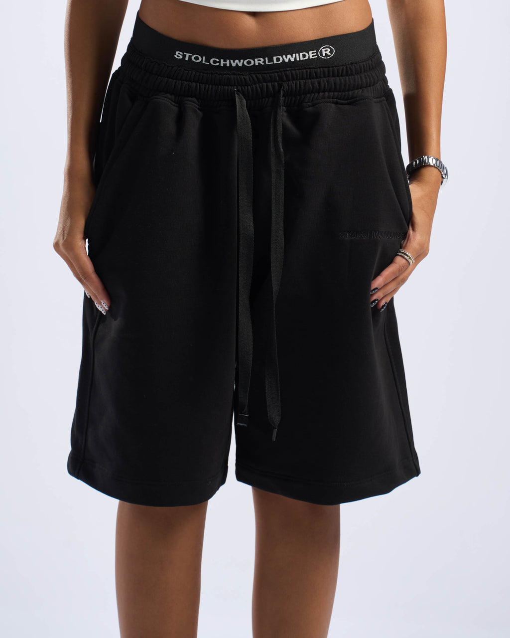 black basic short