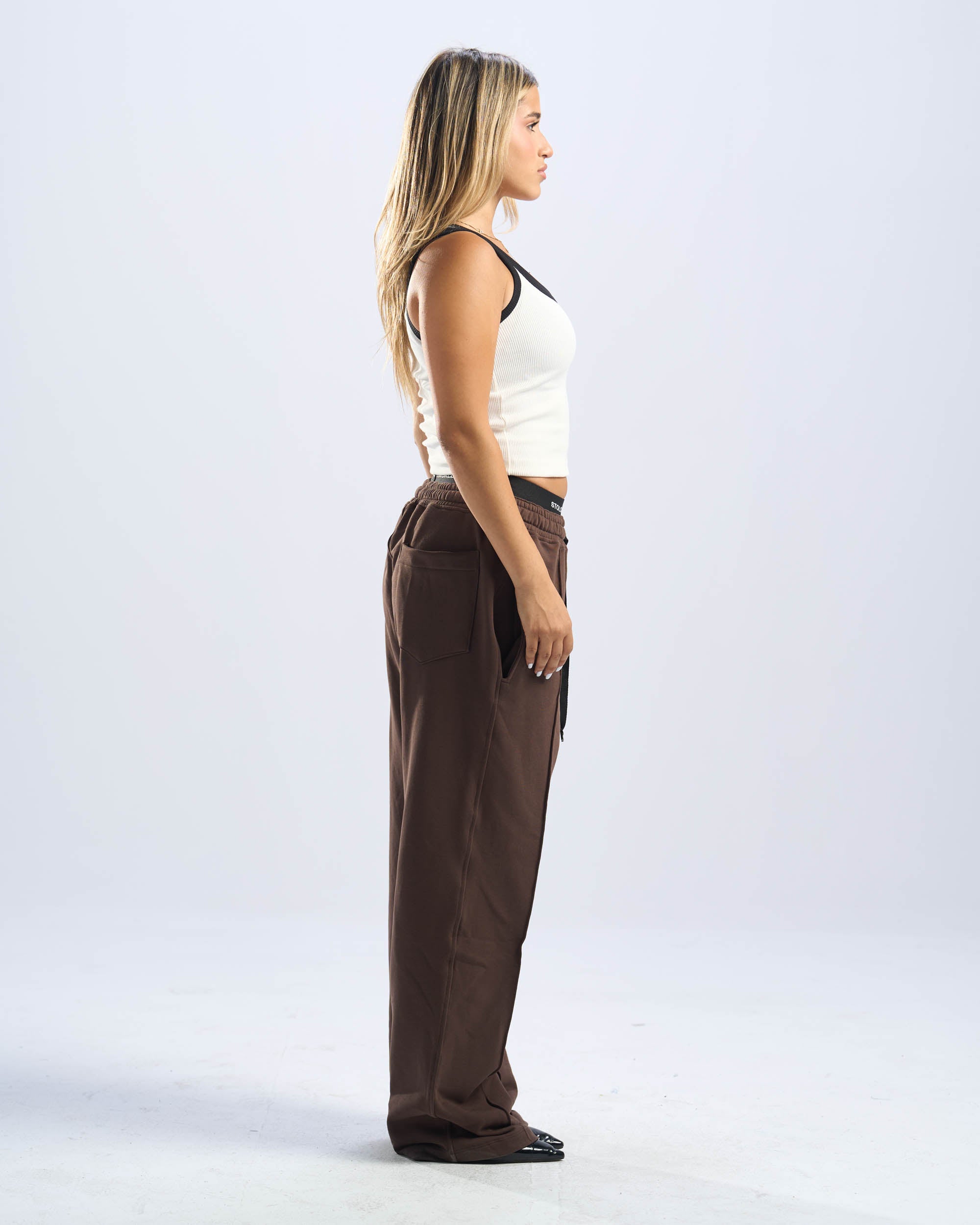 CORE SWEATPANTS IN BROWN